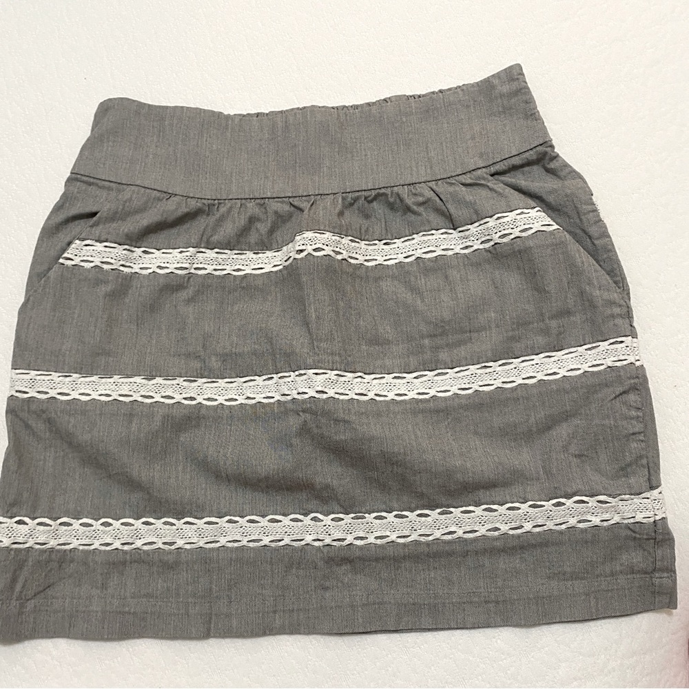 Banana Republic skirt with pockets-(SIZE 2)